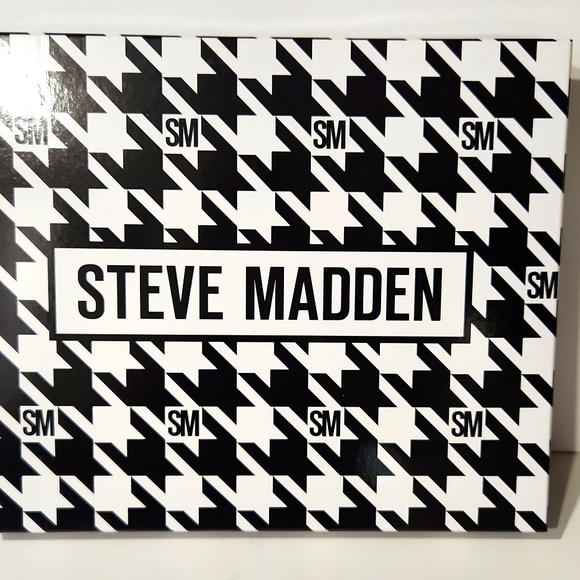 NWT! Steve Madden Phone Crossbody & Rhinestone Winter Hat 2 Pc Set Fushia Pink - Picture 9 of 10